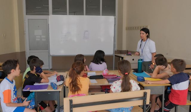 Aydınlı Çocuklar Yaz Tatilini İngilizce Öğrenerek Geçiriyor