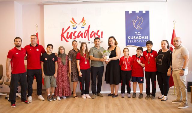 Başarılı Güreşçilerden Başkan Günel'e Ziyaret