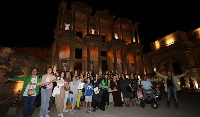 Engelsiz Bireylere Efes'te Gece Yolculuğu