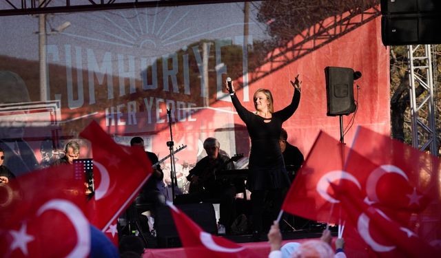Bayram Coşkusu İzmir'in Dört Bir Yanında