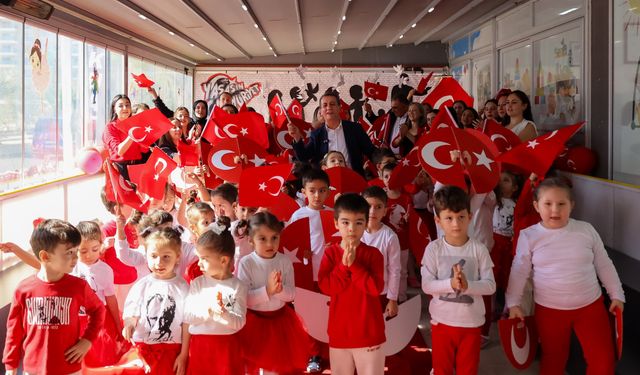 Efeler'in Minik Öğrencileri Cumhuriyet Bayramı'nı Kutladı
