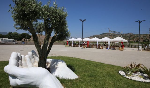 Efes Tarlası Yaşam Köyü'nde Üretici Pazarı Kuruluyor