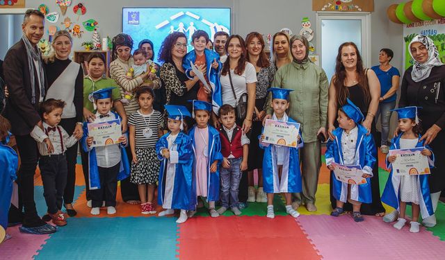 Anne Baba Çocuk Merkezi'nde Mezuniyet Heyecanı