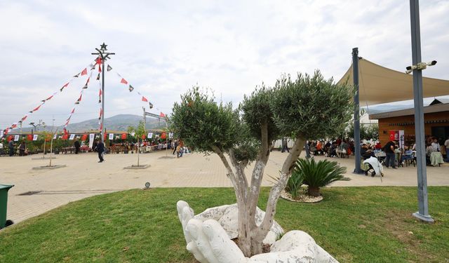 Yekta Kopan Selçuk'ta Okurlarıyla Buluşuyor