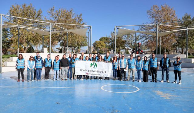 İzmirli Gönüllüler El Ele Vererek Doğa İçin Temizlediler