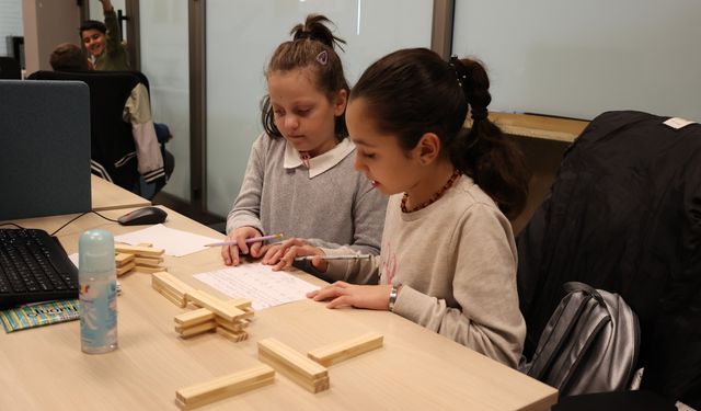 Efelerli Gençlere Dijital Gelecek Fırsatı