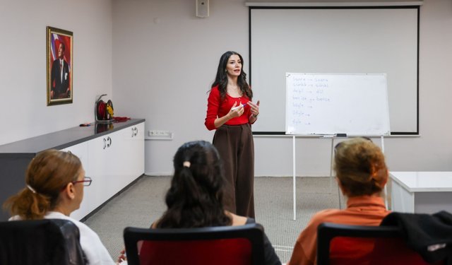 Bucalılara Ücretsiz Diksiyon ve Sunuculuk Kursu