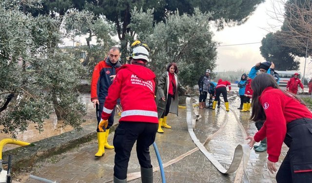 EFAK Ekipleri Sel Bölgesine Sevk Edildi