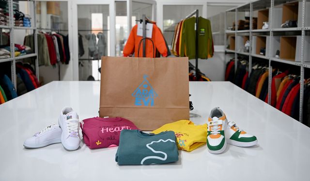 Ada Kıyafet Evi 272 Çocuğun Yüzünü Güldürdü