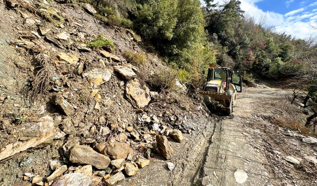 Efeler'den Kapanan Yollara Anında Müdahale