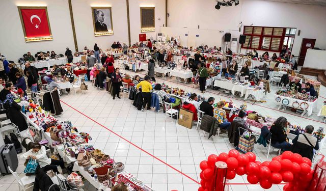 Buca Belediyesi Hediyelik Eşya Pazarı'na Yoğun İlgi