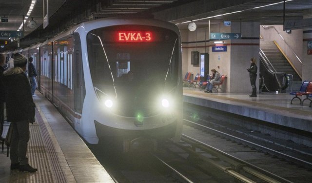 Bornova'da Metro Hattında Raylar Yenileniyor