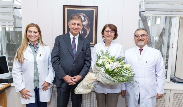 Başkan Tugay Meslektaşlarıyla Tıp Bayramı'nı Kutladı