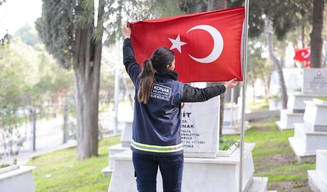 Konak'tan Şehitlere Vefa: Bayram Öncesi Temizlik ve Bakım Seferberliği
