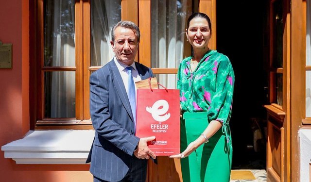 Efeler'de Kosta Rika First Lady'si ile Tarihi Buluşma