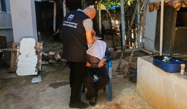 Efeler'in Yardım Ağı Hanelere Konuk Oluyor