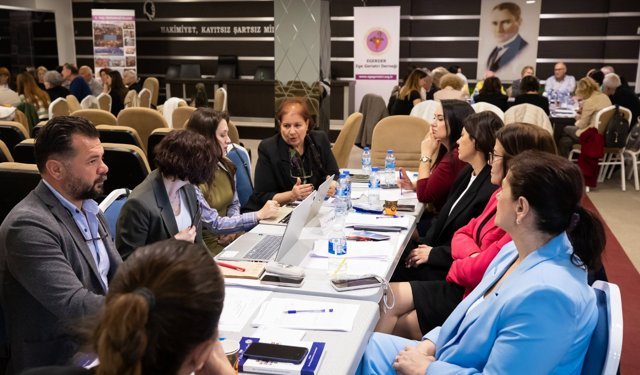 Narlıdere'ye 3. Yaş Üniversitesi Geliyor