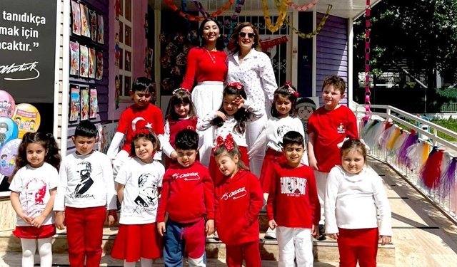 Efeler'in Minikleri 23 Nisan'ı Kutladı