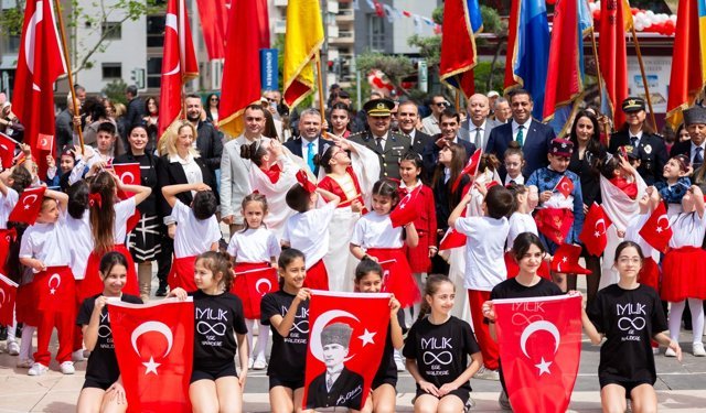 Narlıdere'de 23 Nisan Coşkusu Doyasıya Yaşandı