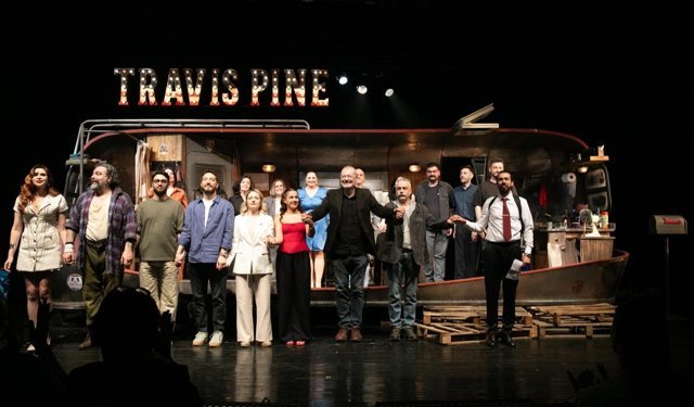 "Halktan Biri" İzmir'de Seyirciyle Buluştu