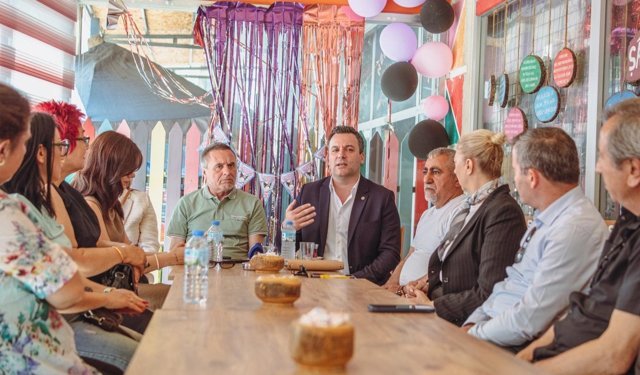 Başkan Vekili Demirtaş İkiçeşmelik Mahalle Konseyi Toplantısına Katıldı