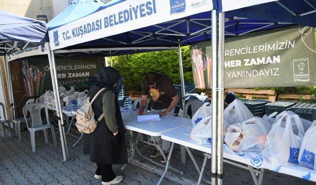 Kuşadalı Çocuklar Beslenme Çantası Desteğiyle Okula Mutlu Başlıyor