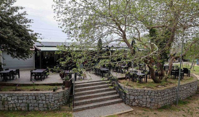 Buca'da Doğayla İç İçe Sosyal Hizmet: Dere Kafe