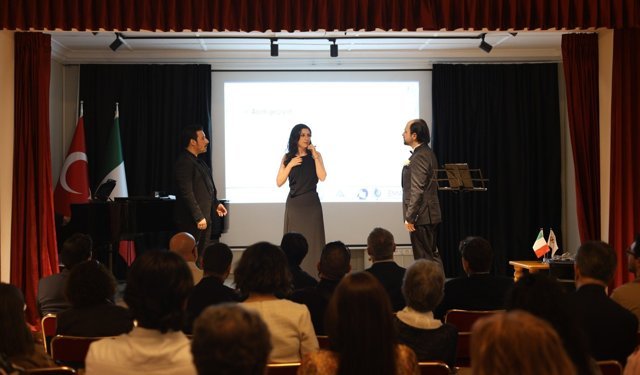 Operanın Tuvaldeki Yankısı İzmir'de: "4. Hayal Melodileri" Sergisi Casa Italia'da Açıldı