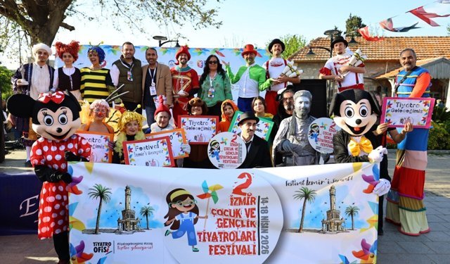 Efes Selçuk'ta Çocuk ve Gençlik Tiyatroları Festivali Coşkusu