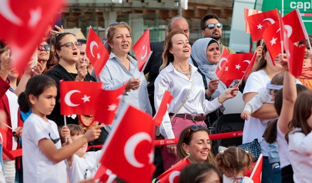 Konak'ta 23 Nisan Coşkusu Karantina Meydanı'nda Yaşanacak