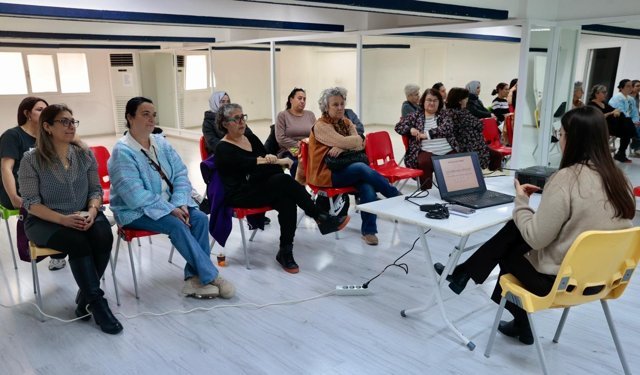 Konak'ta Bağımlılıkla Mücadele Eğitimleri Devam Ediyor