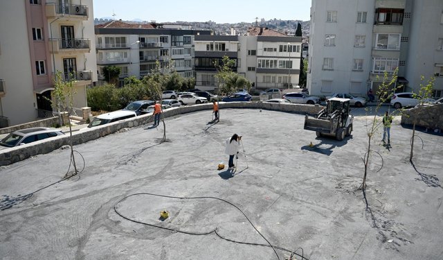 Kuşadası Belediyesi Türkmen Mahallesi'ne Yeni Bir Park Daha Kazandırıyor