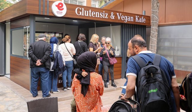 Efeler'de Çölyak Hastalarının Güvenli Limanı: Glutensiz & Vegan Kafe
