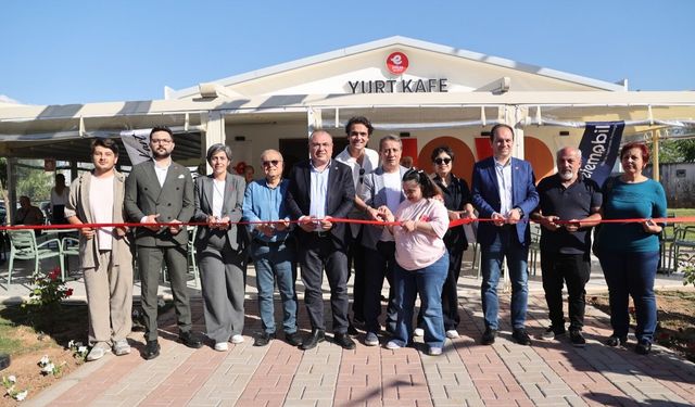 Efeler'de Yurt Kafe ve Işıklı Parkı Hizmete Açıldı