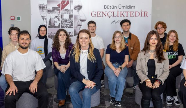 Gençlik 19 Mayıs'ı Ferdi Zeyrek Gençlik Merkezi'nde Kutluyor