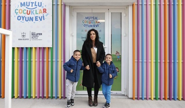 Mutlu Annelerin Kenti Konak