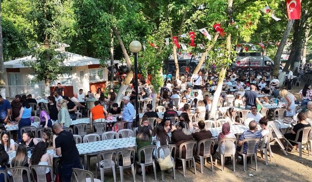 Başkan Yetişkin Mesai Arkadaşlarıyla Piknikte Buluştu