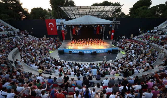 Konak'ın Halk Oyunları Şenliği'nde 20. Yıl Gururu Yaşanacak