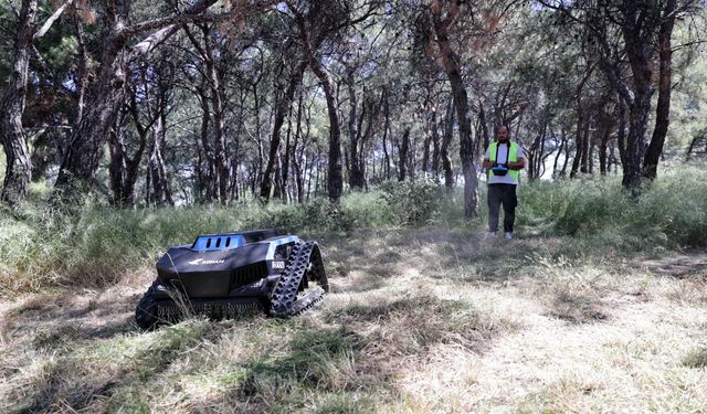 Konak'tan Teknolojik Adım: Ot Biçme Robotu Sahada
