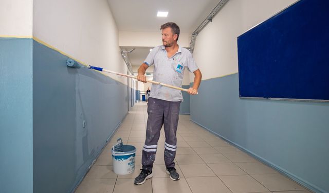 Narlıdere Belediyesi'nden Okullara Bakım Onarım Desteği