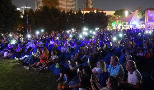 İzmir'de Çim Konserleri Yaza Renk Katacak