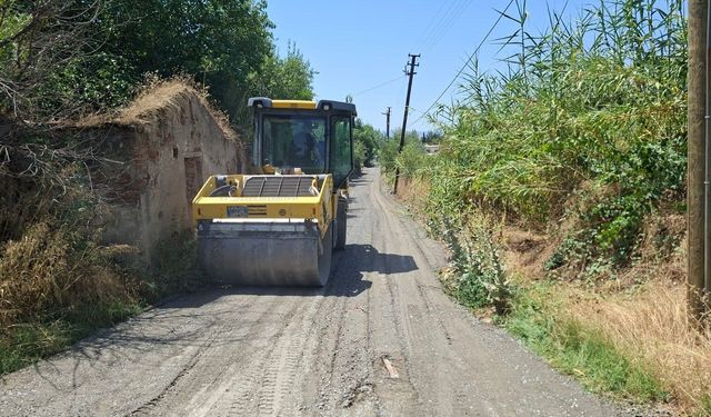 Başkan Yetişkin ile Efeler'de Yol Yatırımları Sürüyor
