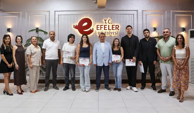Efeler'in Merkezlerinde Hayallerine Ulaşan Gençler Başkan Yetişkin ile Buluştu