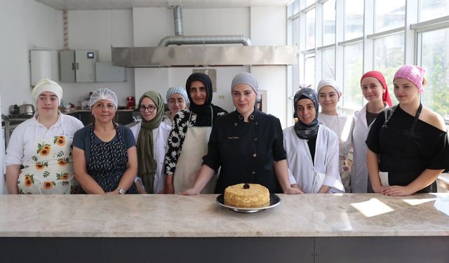 Konaklı Kadınlar Temel Pastacılık Eğitimi'yle Üretim ve İstihdama Katılıyor