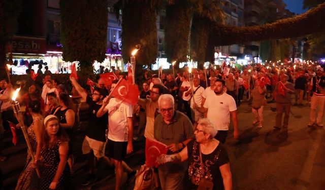 Efeler'de Kurtuluş Coşkusu Fener Alayıyla Taçlanacak