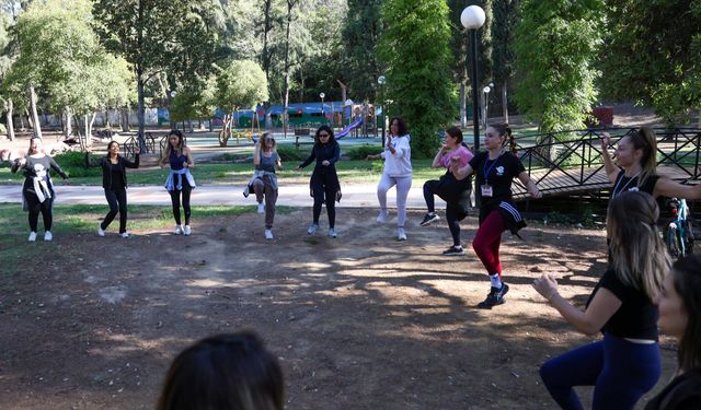 Efeler'de Sağlıklı Yaşam İçin Sabah Sporu