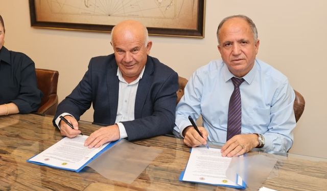 Buca'da 3. Yaş Üniversitesi İçin İmzalar Atıldı