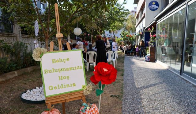 Buca'da Kursiyerlerden Renkli Bahçe Buluşması