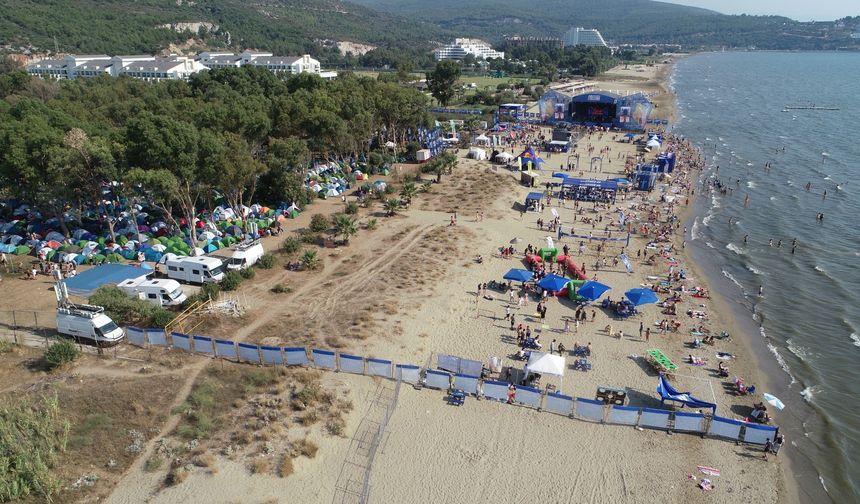 'What A Fest' Efes Selçuk'ta Başladı