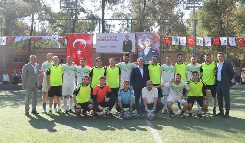 Bornova Belediyesi'nde Birimler Arası Futbol Heyecanı